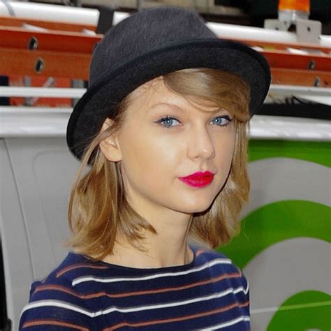 The Witchy Encounter: Taylor Swift Meets Her Lookalike